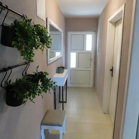 House Monika&stela Apartment *