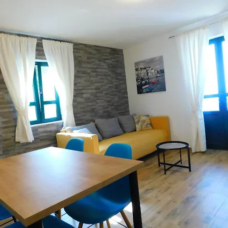 House Monika&stela Apartment *